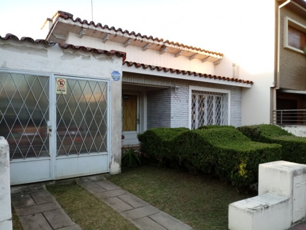 BARRIO JUNIORS CIUDAD CORDOBA - CASA EXCELENTE ESTADO 