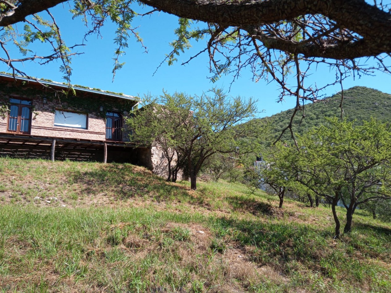   CASA EN  LA SERRANITA 