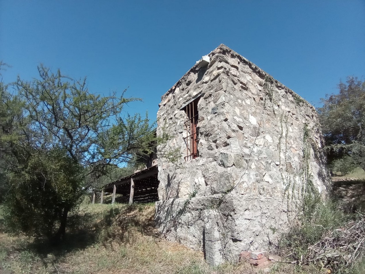   CASA EN  LA SERRANITA 