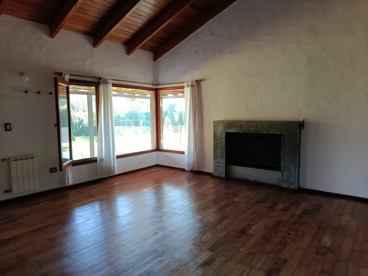 VILLA ALLENDE, TRES DORMITORIOS, GRAN SALA, PILETA, GRAN PARQUE