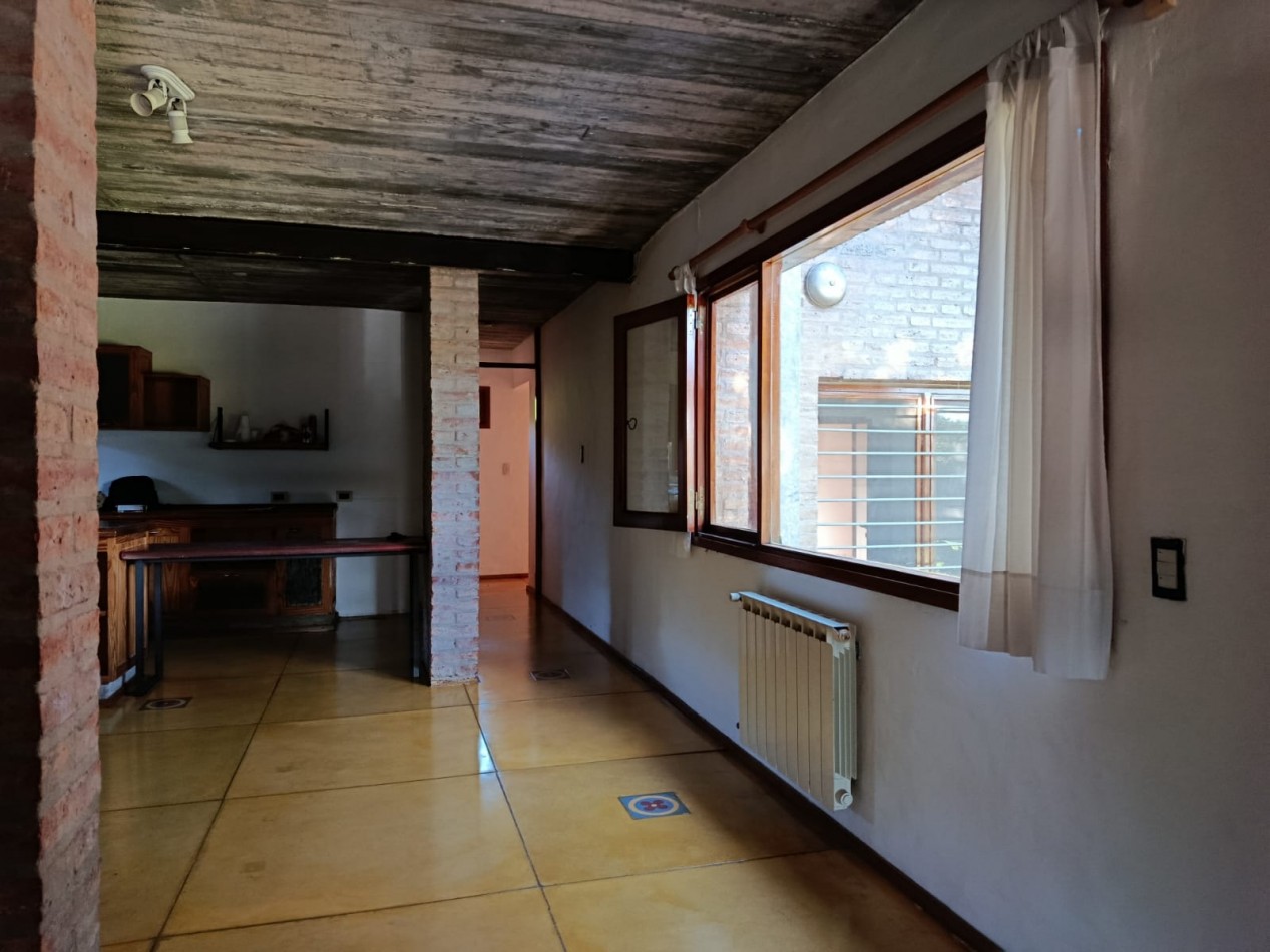 VILLA ALLENDE, TRES DORMITORIOS, GRAN SALA, PILETA, GRAN PARQUE