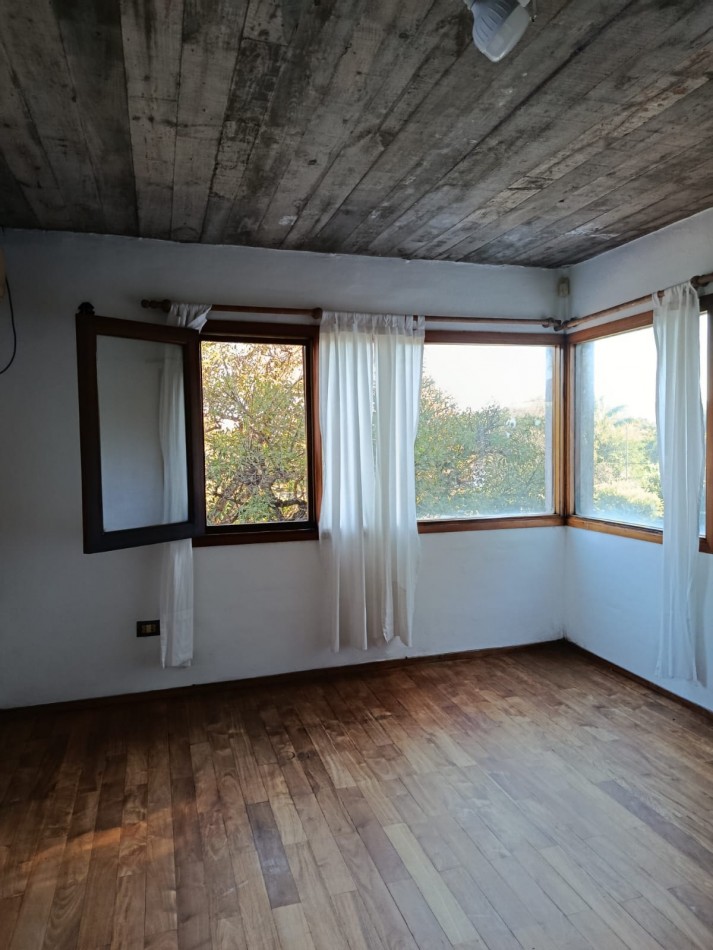 VILLA ALLENDE, TRES DORMITORIOS, GRAN SALA, PILETA, GRAN PARQUE