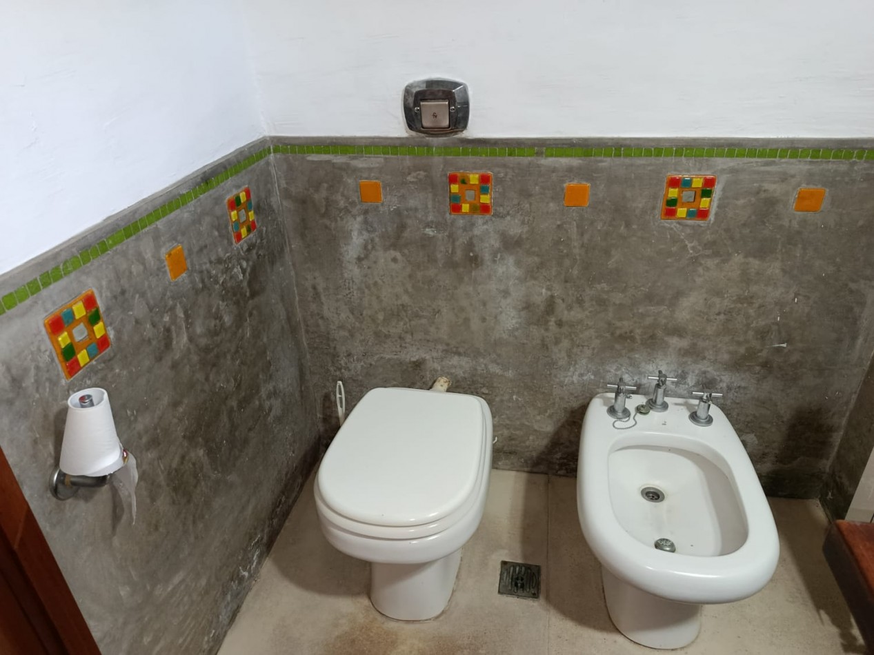 VILLA ALLENDE, TRES DORMITORIOS, GRAN SALA, PILETA, GRAN PARQUE