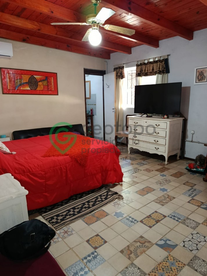 VILLA ALLENDE PARQUE -  EXCELENTE INMUEBLE 
